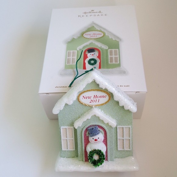 Hallmark 2011 New Home Ornament  Cottage Snowman - Picture 1 of 1